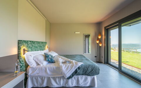 Villa Feronia: Hoofdkussen, Slaapkamer, Hotel, Toevlucht, Bed, Villa, Linens, Lamp, Suite, Kussen Gooien