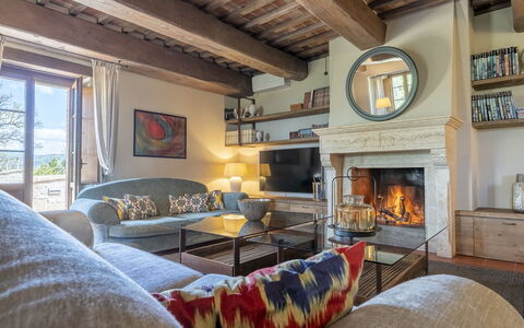 Villa Trasimena: Meubilair, Interieur Ontwerp, Muur, Bankstel, Hout, Flooring, Woonkamer, Huis, Kamer, Verdieping