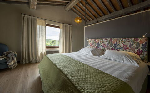 Villa delle Rose: Meubilair, Interieur Ontwerp, Linens, Slaapkamer, Textiel, Bed, Plafond, Kamer, Bedding, Laken