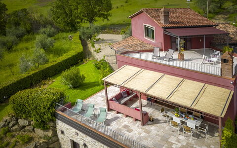Villa delle Rose: Meubilair, Tafel, Stoel, Keuken En Eettafel, Buitenmeubels, Restaurant, Buitentafel, Schaduw, Tuin, Outdoor Structuur