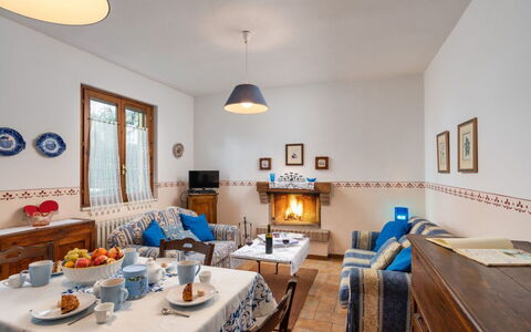 Podere Oliveta: Meubilair, Interieur Ontwerp, Flooring, Kamer, Verlichting, Plafond, Huis, Verdieping, Fotolijst, Woonkamer