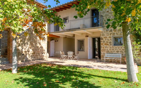 Casale le Fonti: Deur, Huis, Verblijf, Buitenmeubels, Landgoed, Gazon, Balkon, Tuin, Boerderij, Veranda