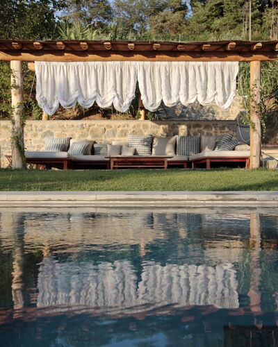 Casale le Fonti: Meubilair, Buitenmeubels, Flagstone, Zwembad, Schaduw, Vrije Tijd, Toevlucht, Natuurlijk Materiaal, Ontwerp, Hardwood