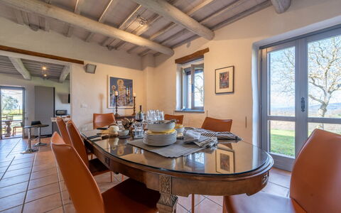 Il Querceto: Meubilair, Interieur Ontwerp, Flooring, Hout, Stoel, Keuken En Eettafel, Tafel, Eetkamer, Kamer, Verdieping