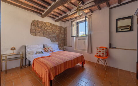 La Piccola Oasi: Muur, Slaapkamer, Bed, Meubilair, Laken, Bedding, Linens, Interieur Ontwerp, Kamer, Bed Frame