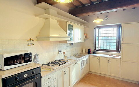 Santa Barbara: Keuken, Toestel Van De Keuken, Countertop, Interieur Ontwerp, Major Appliance, Flooring, Cabinetry, Fornuis, Hout, Meubilair