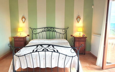 Santa Barbara: Bed, Meubilair, Slaapkamer, Bedding, Laken, Interieur Ontwerp, Flooring, Verdieping, Linens, Bed Frame