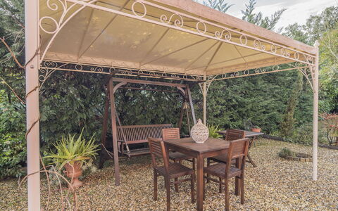 Casa Michela Casalguidi, Garden, Wifi: Tuin, Buitenmeubels, Outdoor Structuur, Schaduw, Paviljoen, Prieel, Ontwerp, Landscaping, Backyard, Werf