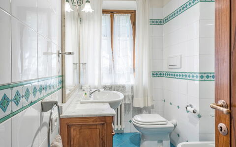 Grace Home, Pool, Wifi, Gambassi Terme: Flooring, Interieur Ontwerp, Verdieping, Loodgieterswerkinrichting, Badkamer, Wastafel, Kraan, Wastafel In De Badkamer, Loodgieter, Tegel