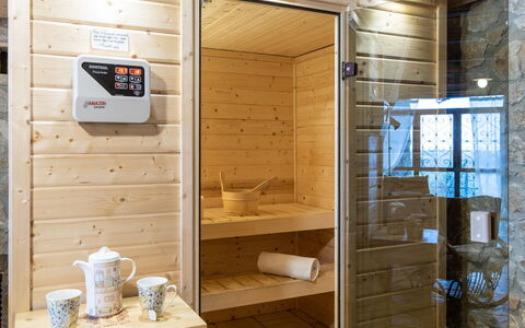 Villa L'elsa Beautiful Country Home With View: Hout, Interieur Ontwerp, Flooring, Kamer, Verdieping, Plafond, Beits, Hardwood, Stoel