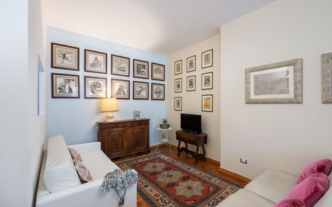 Casamia Tuscan Oasis: 4Br Panoramic Penthouse, Sky: Interieur Ontwerp, Meubilair, Flooring, Bankstel, Verdieping, Fotolijst, Woonkamer, Kamer, Plafond, Verlichting