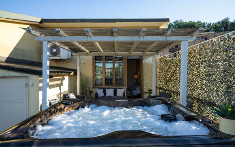 Casamia Tuscan Oasis: 4Br Panoramic Penthouse, Sky: Samengesteld Materiaal, Zwembad, Schaduw, Buitenmeubels, Ontwerp, Jacuzzi, Outdoor Structuur, Eco Hotel, Toevlucht