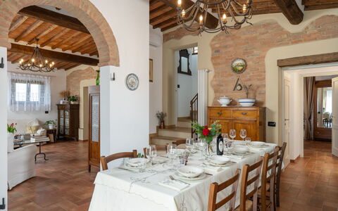 Capanna Di Elfo: Meubilair, Interieur Ontwerp, Hout, Tafel, Flooring, Keuken En Eettafel, Plafond, Stoel, Eetkamer, Verdieping