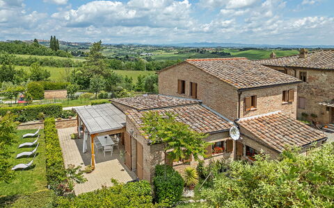 Capanna Di Elfo: Huis, Huis, Land Lot, Verblijf, Landelijk Gebied, Dak, Landgoed, Boerderij, Dorp, Tuin