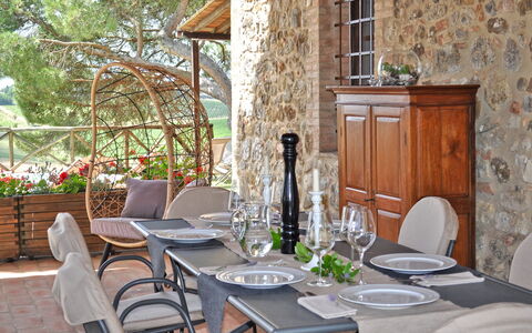 Capanna Al Lago: Meubilair, Tafel, Stoel, Keuken En Eettafel, Tableware, Interieur Ontwerp, Eetkamer, Buitentafel, Buitenmeubels, Bloempot