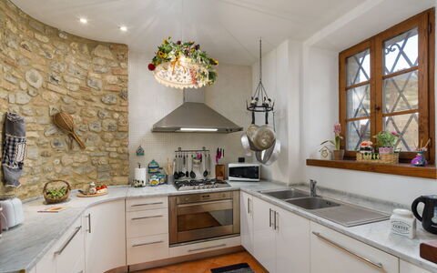 Capanna Al Lago: Keuken, Interieur Ontwerp, Countertop, Meubilair, Muur, Flooring, Lichte Inrichting, Plafond, Toestel Van De Keuken, Huis