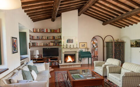 Casale del Timignano, Private Villa with Huge Gard: Meubilair, Interieur Ontwerp, Muur, Bankstel, Flooring, Hout, Huis, Woonkamer, Kamer, Plafond