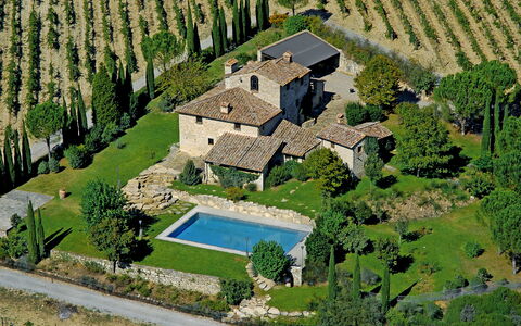 La Dimora del Chianti Dimora: Stunning Tuscan Vill: Landgoed, Woongebied, Huis, Landscaping, Herenhuis, Villa, Tuin, Vogelperspectief, Hacienda, Boerderij