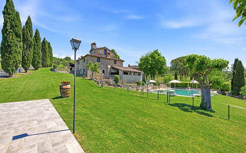 La Dimora del Chianti Dimora: Stunning Tuscan Ston: Landgoed, Zwembad, Tuin, Landscaping, Villa, Herenhuis, Gazon, Hacienda, Werf, Boerderij