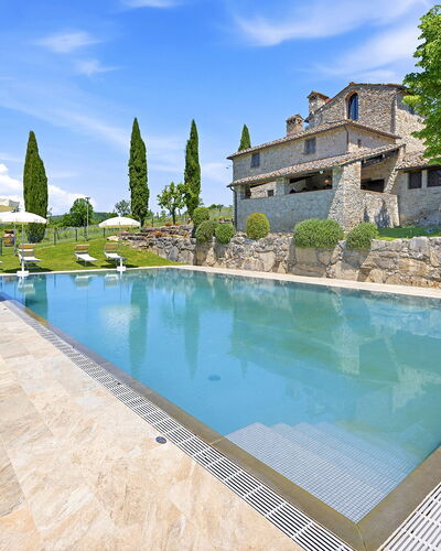La Dimora del Chianti Dimora: Stunning Tuscan Ston: Blauw, Zwembad, Landgoed, Toevlucht, Buitenmeubels, Thermae, Villa, Eco Hotel, Waterpartij, Hacienda