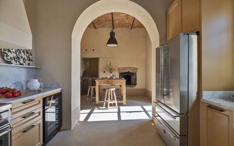 Villa del Mangia, 5Panoramic Pool and Chef Service: Meubilair, Interieur Ontwerp, Flooring, Muur, Hout, Verdieping, Keuken, Plafond, Countertop, Verlichting