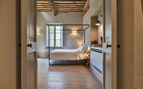 Villa del Mangia, 5Panoramic Pool and Chef Service: Muur, Interieur Ontwerp, Meubilair, Flooring, Plafond, Hout, Verdieping, Slaapkamer, Bed, Verlichting