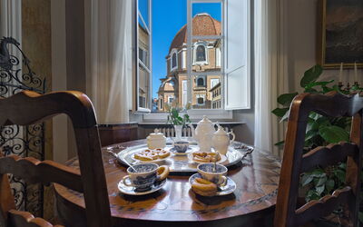 Elegant Suite: Florence Apartment with View on Med