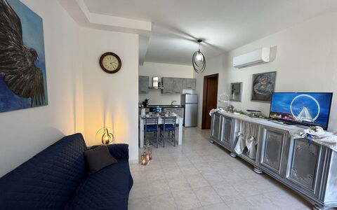 Il Volo Del Nibbio: Meubilair, Flooring, Verdieping, Appartement, Bankstel, Stoel, Woonkamer, Koffietafel, Slaapbank