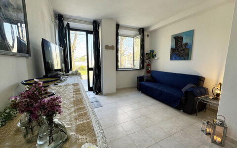 Il Volo Del Nibbio: Interieur Ontwerp, Verdieping, Flooring, Meubilair, Appartement, Kamer, Woonkamer, Bankstel, Gordijn