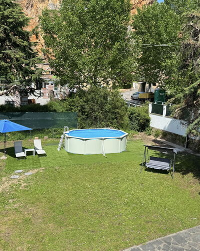 Il Volo Del Nibbio: Meubilair, Tuin, Gazon, Stoel, Buitenmeubels, Backyard, Zwembad, Schaduw, Werf, Landscaping