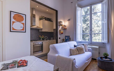 Green Suite Florence: Meubilair, Interieur Ontwerp, Muur, Flooring, Kamer, Bankstel, Hout, Plafond, Woonkamer, Verdieping