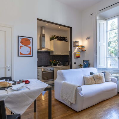 Green Suite Florence: Meubilair, Interieur Ontwerp, Flooring, Kamer, Tafel, Bankstel, Verdieping, Plafond, Woonkamer, Stoel