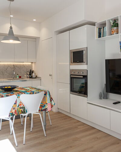 La Casa Dei Mandarini: Meubilair, Interieur Ontwerp, Keuken, Flooring, Muur, Toestel Van De Keuken, Countertop, Cabinetry, Hout, Plafond