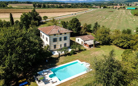 Villa Amelia: Gebouw, Huis, Woongebied, Huis, Zwembad, Landgoed, Menselijke Nederzetting, Boerderij, Verblijf, Gazon