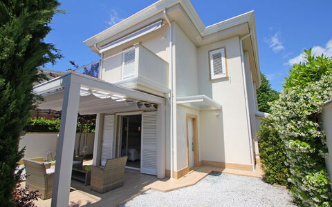 Casa Rossella: Huis, Woongebied, Huis, Deur, Balkon, Landgoed, Veranda, Schaduw, Gieten, Ontwerp