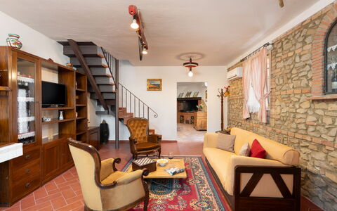 Villa Gori: Meubilair, Interieur Ontwerp, Bankstel, Flooring, Plafond, Woonkamer, Kamer, Verdieping, Tafel, Verlichting