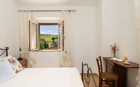 Villa Gori: Muur, Meubilair, Interieur Ontwerp, Flooring, Verdieping, Plafond, Slaapkamer, Kamer, Huis, Bed