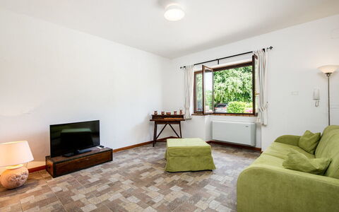 Casa Alloro, Ac, Wifi, Narni: Meubilair, Interieur Ontwerp, Flooring, Verdieping, Muur, Kamer, Hout, Bankstel, Plafond, Woonkamer