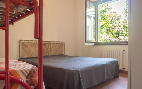 Casa Carla: Bed, Slaapkamer, Interieur Ontwerp, Meubilair, Bedding, Laken, Hout, Verdieping, Flooring, Kamer