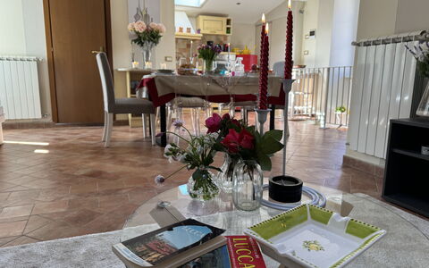 Anna: Meubilair, Interieur Ontwerp, Flooring, Hout, Verdieping, Tafel, Verlichting, Stoel, Kamer, Eetkamer