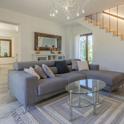 Villetta Cafaggio, Ac, Wifi, Panzano In Chianti: Meubilair, Interieur Ontwerp, Flooring, Bankstel, Verdieping, Woonkamer, Hout, Plafond, Huis, Tafel