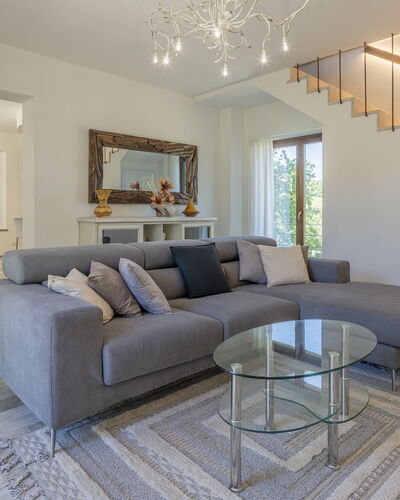 Villetta Cafaggio, Ac, Wifi, Panzano In Chianti: Meubilair, Interieur Ontwerp, Flooring, Bankstel, Verdieping, Woonkamer, Hout, Plafond, Huis, Tafel