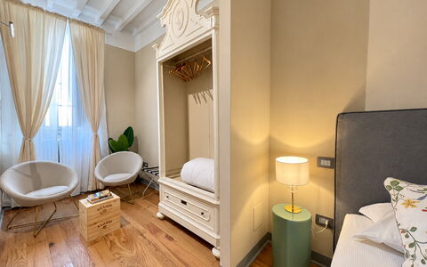Via Roma 39: Meubilair, Interieur Ontwerp, Flooring, Verdieping, Hout, Slaapkamer, Plafond, Bed, Kamer, Verlichting