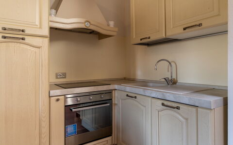 Tenuta i Mandorli, Pool, Wifi, Peccioli: Hout, Keuken, Countertop, Cabinetry, Interieur Ontwerp, Flooring, Huis, Toestel Van De Keuken, Major Appliance, Verdieping