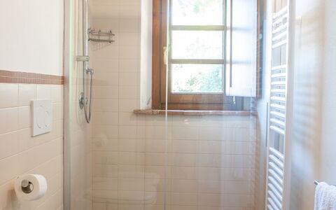 Tenuta i Mandorli, Pool, Wifi, Peccioli: Muur, Flooring, Loodgieterswerkinrichting, Badkamer, Verdieping, Interieur Ontwerp, Deur, Loodgieter, Huis, Kamer