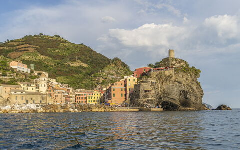 Bonaria Boutique House Ac, Wifi, Cinque Terre: Kust,  Felsen\, Kust En Oceanic Landvormen, Zee, Toeristische Attractie, Voorgebergte, Klif, Headland, Klippe, Dagzomende