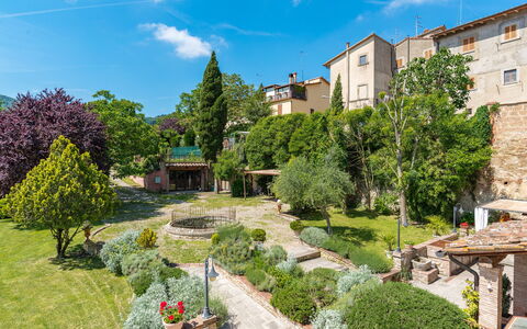 Antica Villa Della Lana: Boom, Vegetation, Struik, Tuin, Landschap, Plantengemeenschap, Land Lot, Groundcover, De Lente