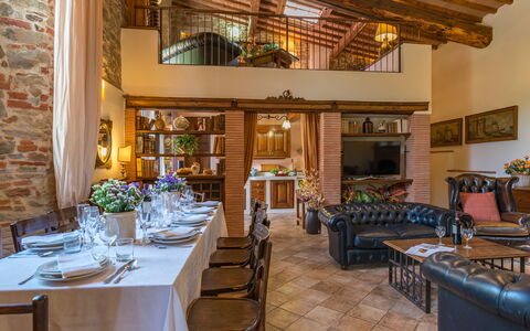 Antica Villa Della Lana: Meubilair, Hout, Tafel, Interieur Ontwerp, Stoel, Keuken En Eettafel, Flooring, Verlichting, Kamer, Eetkamer