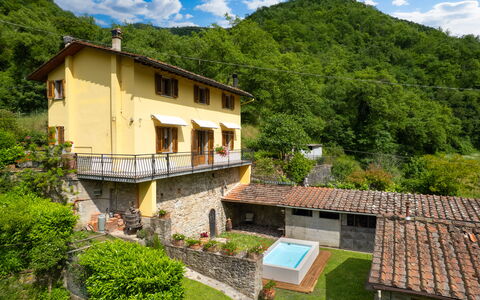 Villa Fornaci: Verblijf, Landelijk Gebied, Vallei, Heuvel Station, Bergketen, Dorp, Eco Hotel, Boerderij, Zwembad, Bergdorp