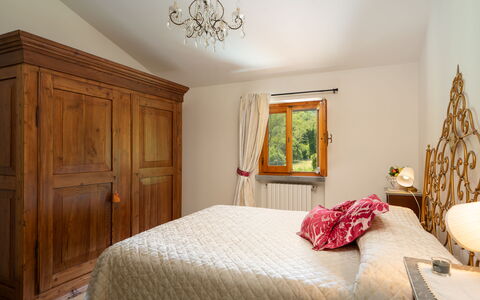 Villa Fornaci: Meubilair, Bed, Interieur Ontwerp, Slaapkamer, Bedding, Hout, Laken, Plafond, Kamer, Flooring